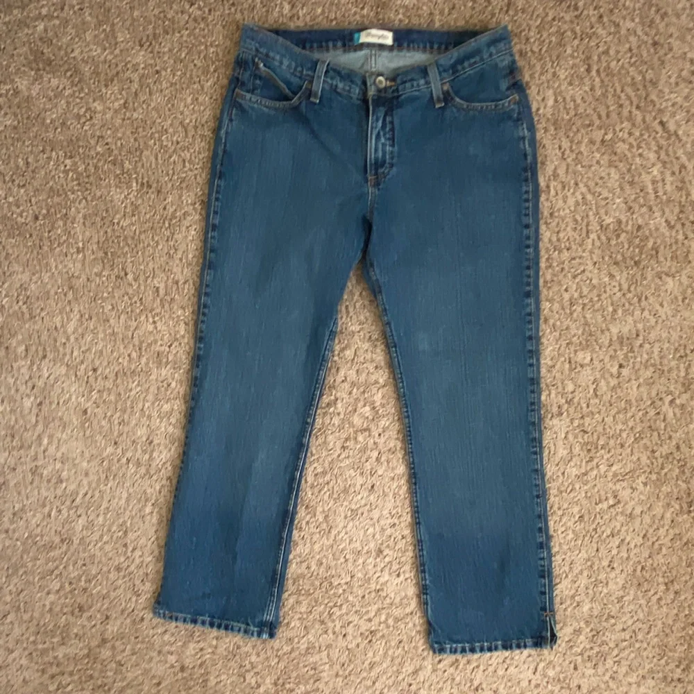 Women’s Wranglers size 11/12 x 30